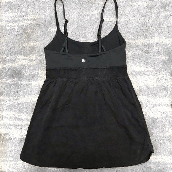 Lululemon workout tank size 2 - Picture 3 of 3